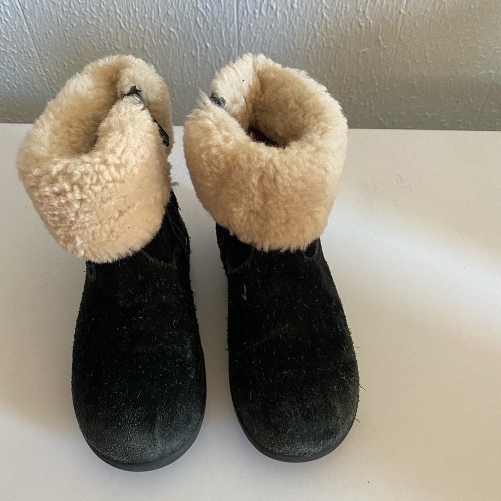Girls ugg boots